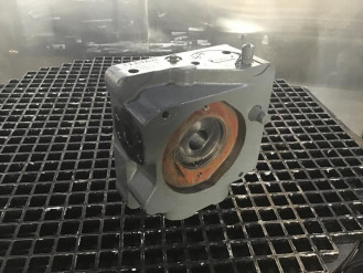 Liebherr Anschlussplatte 10144561 Ersatzteil - Pumpenteile rent