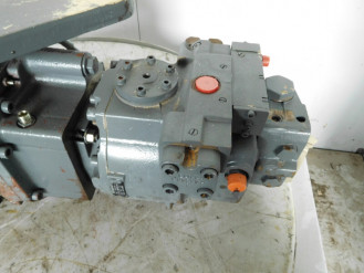 Liebherr LMV100 9883920 Ersatzteil - Fahrmotor mieten