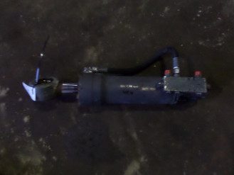 Liebherr Zylinder 9239189 Ersatzteil - Ausleger-Zylinder/ Planierschild-Zylinder rent