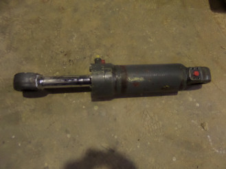 Liebherr Zylinder 9246778 Ersatzteil - Ausleger-Zylinder/ Planierschild-Zylinder rent