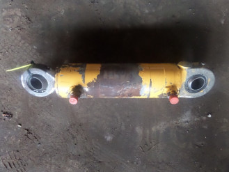 Liebherr Zylinder 9228240 Ersatzteil - Ausleger-Zylinder/ Planierschild-Zylinder rent