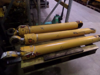 Liebherr Zylinder 9195951 Ersatzteil - Hubzylinder rent