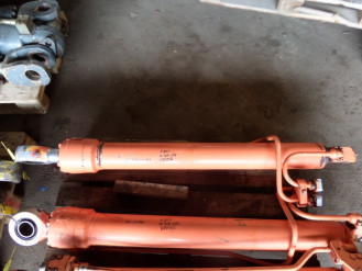 Liebherr Zylinder 9195951 Ersatzteil - Hubzylinder rent