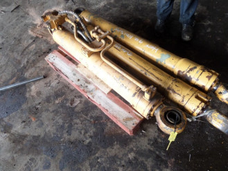 Liebherr Zylinder 9172060 Ersatzteil - Hubzylinder rent