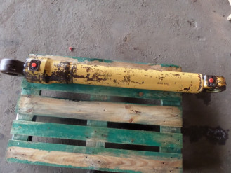 Liebherr Zylinder 9227051 Ersatzteil - Stielzylinder rent