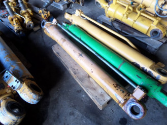 Liebherr Zylinder 9198237 Ersatzteil - Stielzylinder rent