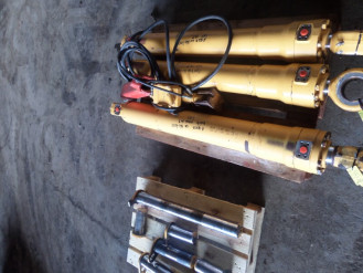 Liebherr Zylinder 9911590 Ersatzteil - Hubzylinder rent