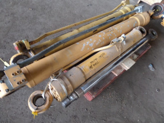 Liebherr Zylinder 9911590 Ersatzteil - Hubzylinder rent