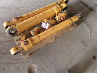 Liebherr Zylinder 9236716 Ersatzteil - Hubzylinder rent