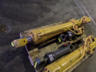 Liebherr Zylinder 9304486 Ersatzteil - Hubzylinder rent