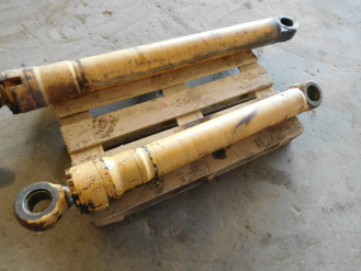 Liebherr Zylinder 9902208 Ersatzteil - Schaufelzylinder rent