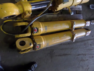 Liebherr Zylinder 9922148 Ersatzteil - Hubzylinder rent