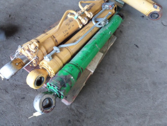 Liebherr Zylinder 9227044 Ersatzteil - Hubzylinder rent