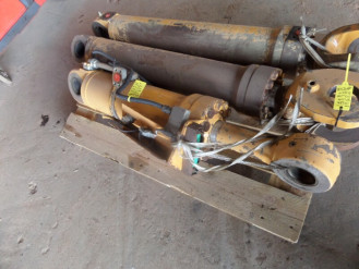 Liebherr Zylinder 9908747 Ersatzteil - Schaufelzylinder rent