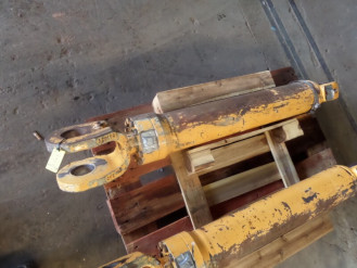 Liebherr Zylinder 9231458 Ersatzteil - Hubzylinder rent