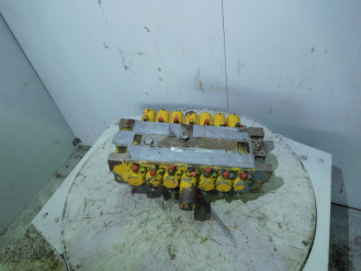 Liebherr Ventilblock 5608300 Ersatzteil - Ventilblock mieten