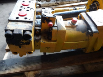 Liebherr Fahrmotor 5006484  Ersatzteil - Fahrmotor mieten