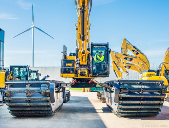 Aquaflhex auf Cat 320E Basis - Schwimmbagger mieten