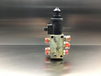 Liebherr Wegeventil 5010424 Ersatzteil - Wegeventil mieten