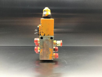 Liebherr Wegeventil 5008517 Ersatzteil - Wegeventil mieten