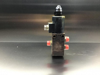 Liebherr Directional Control Valve  5006466 Ersatzteil - Wegeventil mieten