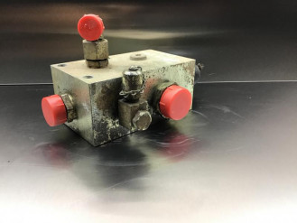 Liebherr Block 9818385 Ersatzteil - Ventil Steuerblock mieten