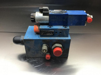 Liebherr Abstützzylinder 7622986 Ersatzteil - Wegeventil mieten