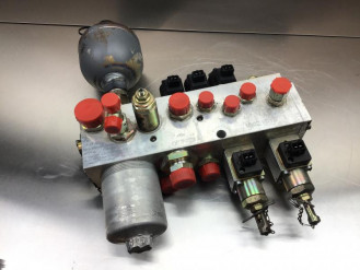 Liebherr Oil Pilot Valve  10021919 Ersatzteil - Ansteuerungsventil rent