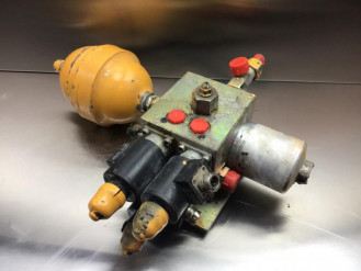 Liebherr Oil Pilot Valve  5609932 Ersatzteil - Ansteuerungsventil rent