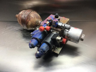 Liebherr Oil Pilot Valve  9381095 Ersatzteil - Ansteuerungsventil rent