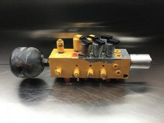 Liebherr Oil Pilot Valve  11006199 Ersatzteil - Ansteuerungsventil rent