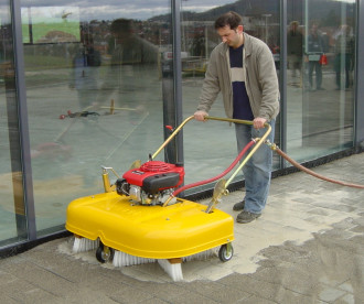 Probst Pflasterverfugungsgerät  mit Wasseranschluss mieten