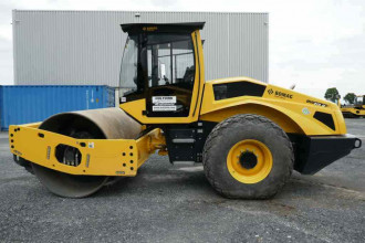 Walzenzug Bomag BW 213 D-5 mieten
