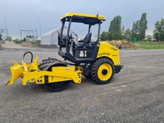 Walzenzug Bomag BW 124 PDH-5 mieten