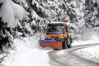 Mercedes Benz Unimog U 319 zur Miete rent