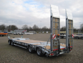 Humbaur HTD 40 / 4 Achs-Tieflader mieten