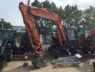 HITACHI Kompaktbagger Hitachi ZX85 USB-6P rent