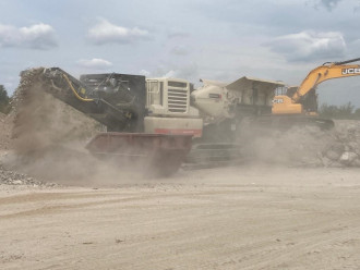 raupenmobiler Metso Backenbrecher LT106 rent