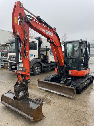 Bagger Kubota KX057 rent
