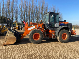 Hitachi ZW 150-6 Baujahr 2021 rent