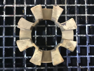 Liebherr Schwingungsdämpfer 7002833 Ersatzteil - Pumpenteile rent