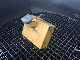 Liebherr Ausgleichsbehälter 7025853 Ersatzteil - Ausgleichsbehälter rent