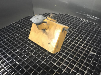 Liebherr Ausgleichsbehälter 7025853 Ersatzteil - Ausgleichsbehälter rent