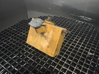 Liebherr Ausgleichsbehälter 7025853 Ersatzteil - Ausgleichsbehälter rent