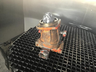 Liebherr Fahrmotor 5006016 Ersatzteil - Fahrmotor mieten