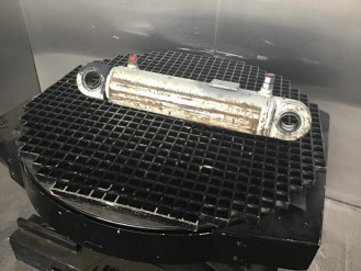 Liebherr Ausleger-Zylinder 98765432 Ersatzteil - Ausleger-Zylinder/ Planierschild-Zylinder mieten