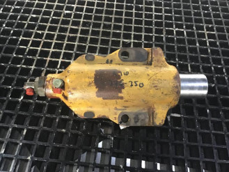 Liebherr Achsstabilisator 9206905 Ersatzteil - Pendelachs Zylinder mieten