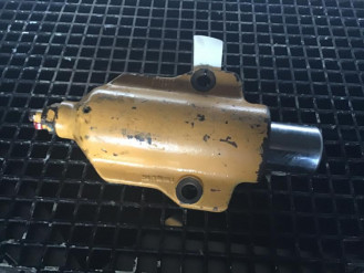 Liebherr Achsstabilisator 9227786 Ersatzteil - Pendelachs Zylinder mieten