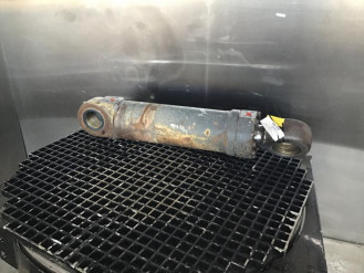 Liebherr Ausleger-Zylinder 9623490 Ersatzteil - Ausleger-Zylinder/ Planierschild-Zylinder mieten