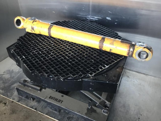 Liebherr Zylinder 9911390 Ersatzteil - Hubzylinder mieten